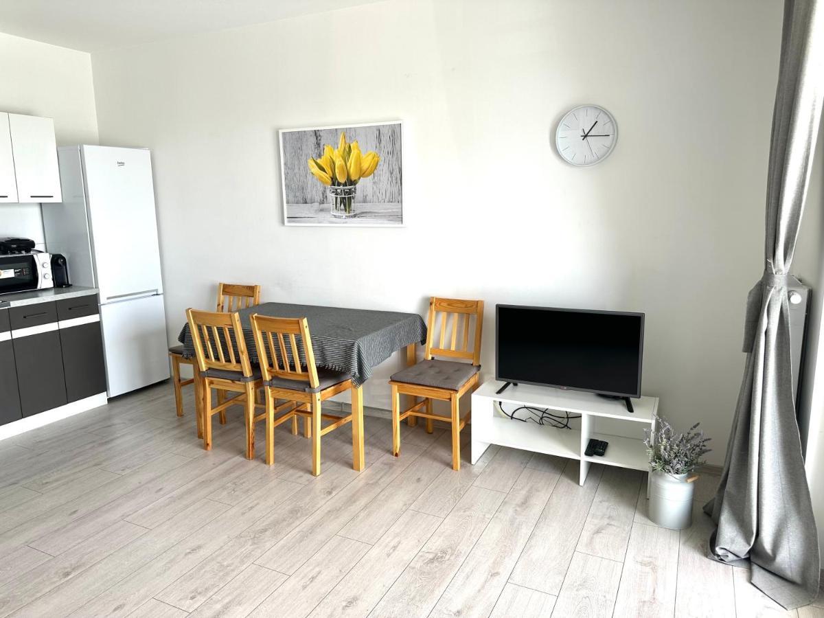 Sdh 1 Radzymin Comfortable Apartment Near Warsaw Exterior foto